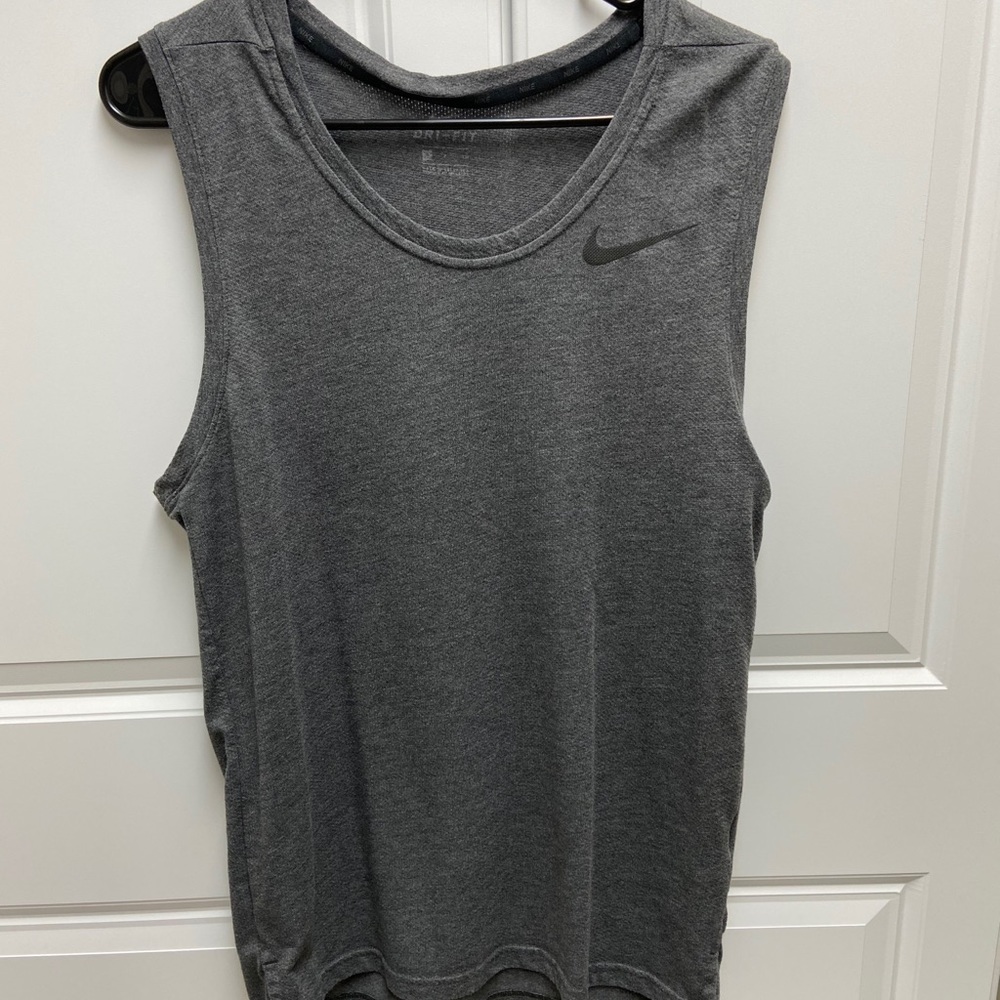 Nike training tank size small